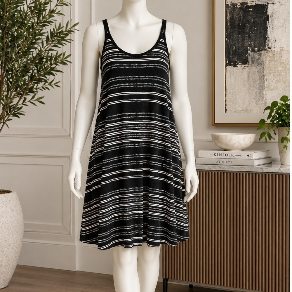 Old Navy Women Halter Swing Dress Black White Striped Sleeveless Size Large
